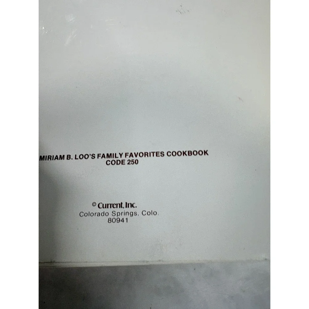Vintage 1977 Miriam B Loo's Family Favorites Cookbook Spiral Bound Current Inc